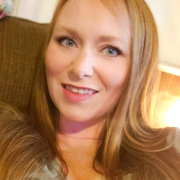 Meet your Posher, Ashley - Picture 4 of 7